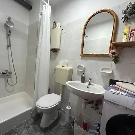 Seafront Apartment+balcony Apartamento *