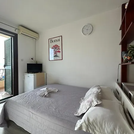 Seafront Apartment+balcony Appartement Podgora