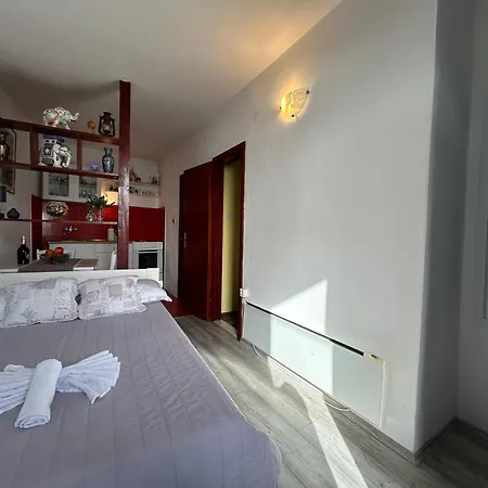 Seafront Apartment+balcony