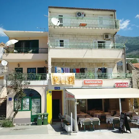 Seafront Apartment+balcony * Podgora