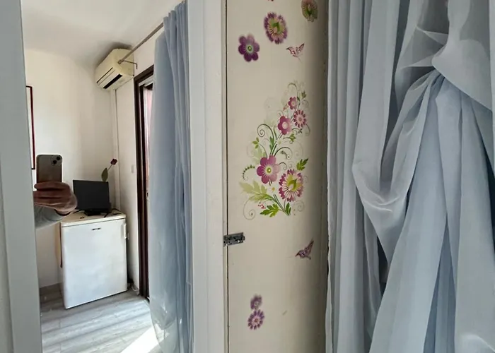 Seafront Apartment+balcony شقة بودغورا