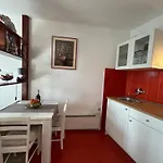 Seafront Apartment+balcony