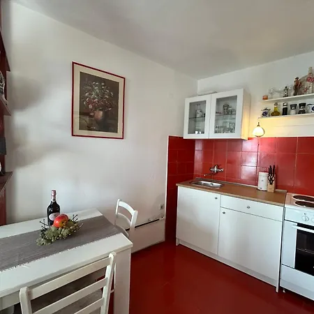 Seafront Apartment+balcony *