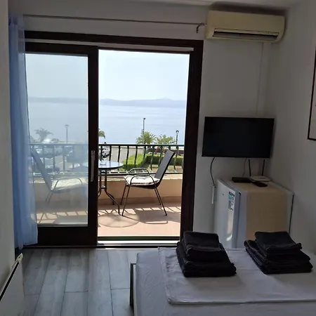Seafront Apartment+balcony Apartman Podgora (Split-Dalmatia)