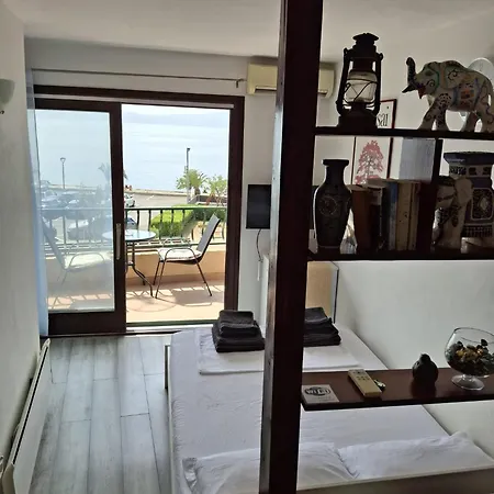 Seafront Apartment+balcony Podgora (Split-Dalmatia)