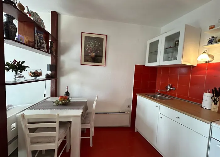 Seafront Apartment+balcony